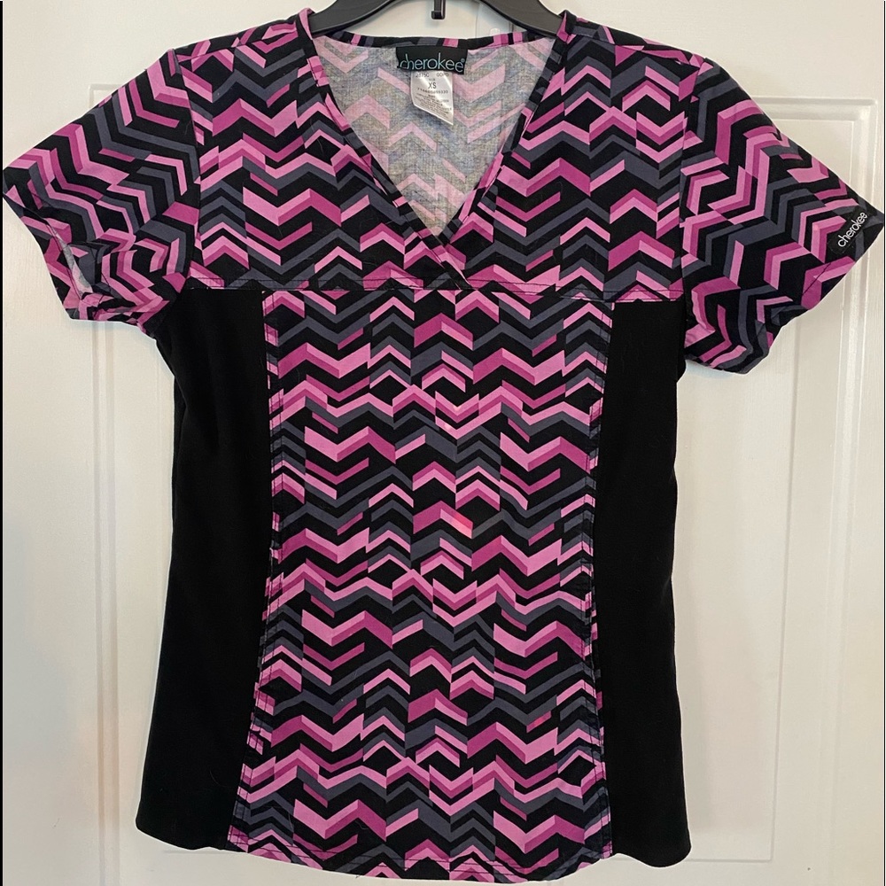 Cherokee XS scrub top